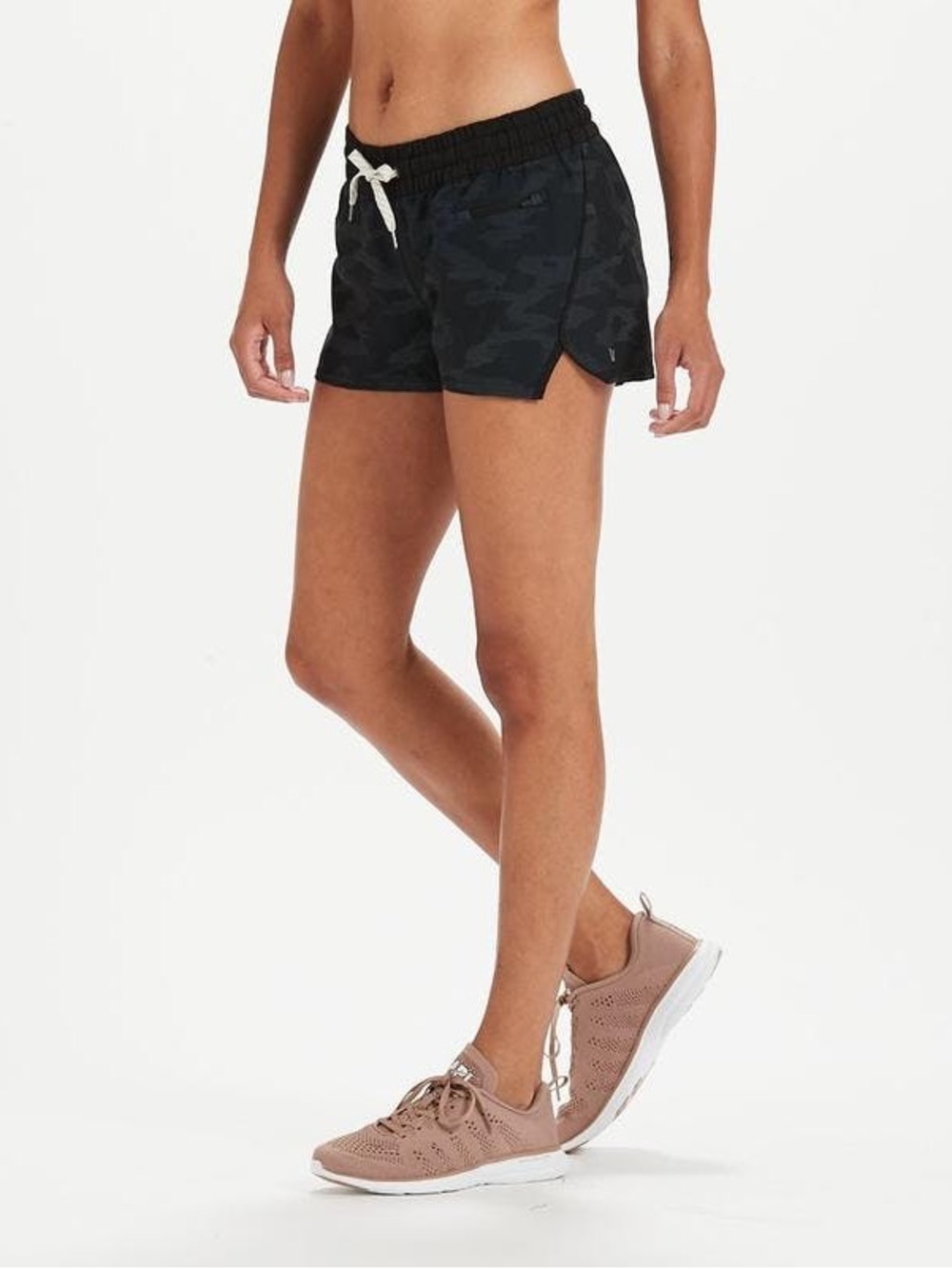 Vuori Clementine Shorts Camo